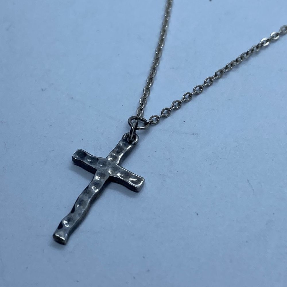 Elegant, Dainty, 925 Sterling Silver Cross Pendant Necklace - Signed - Picture 6 of 7